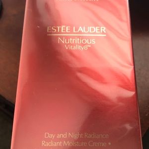 Este Lauder Night and day Radiance